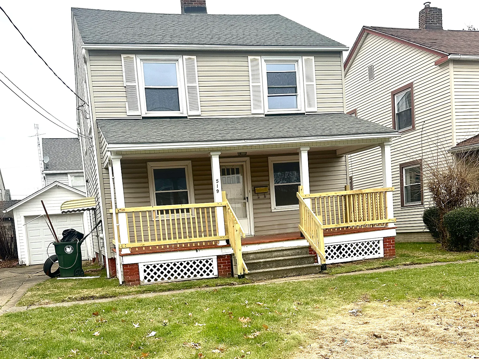 3 bed, 1.5 bath, 1288 sqft, $1,195 — Photo 1