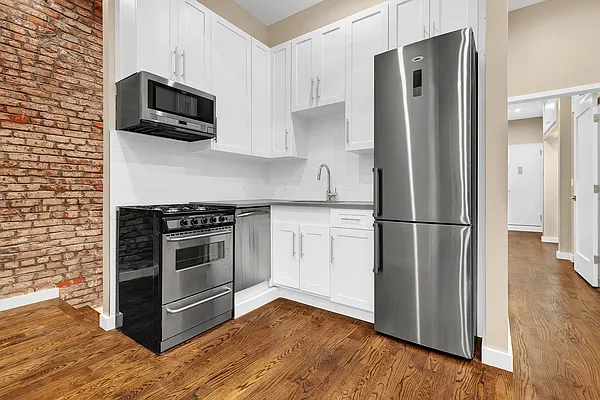 Rented by Cooper & Cooper Real Estate | media 2