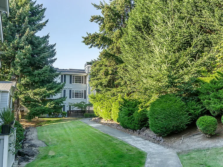 Evergreen Heights — Photo 28
