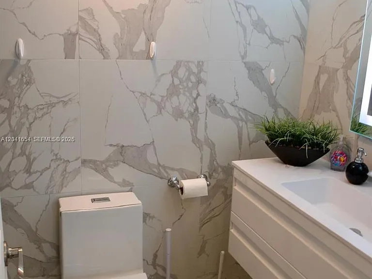 3725 S Ocean Dr #423 — Photo 10