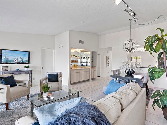 5th image of 10 Escondido Cir Unit 100