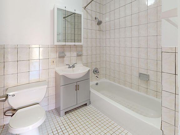 5th image of 95 Eagle St APT 4R