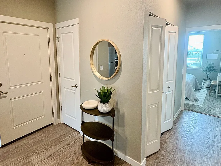 Entry/Closet Entry/Closet