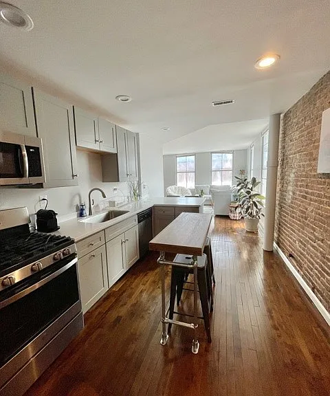309 S Franklin St — Photo 1
