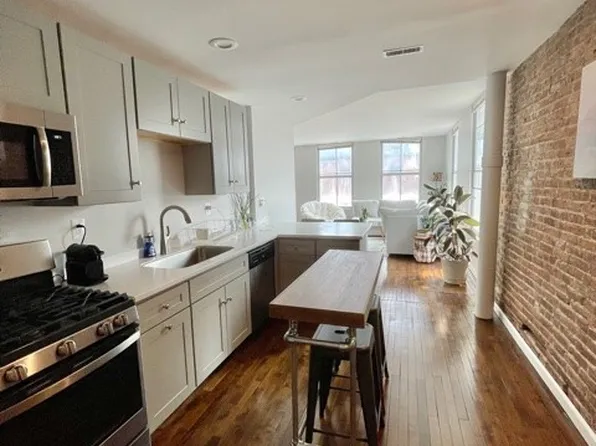 309 S Franklin St, Syracuse, NY 13202