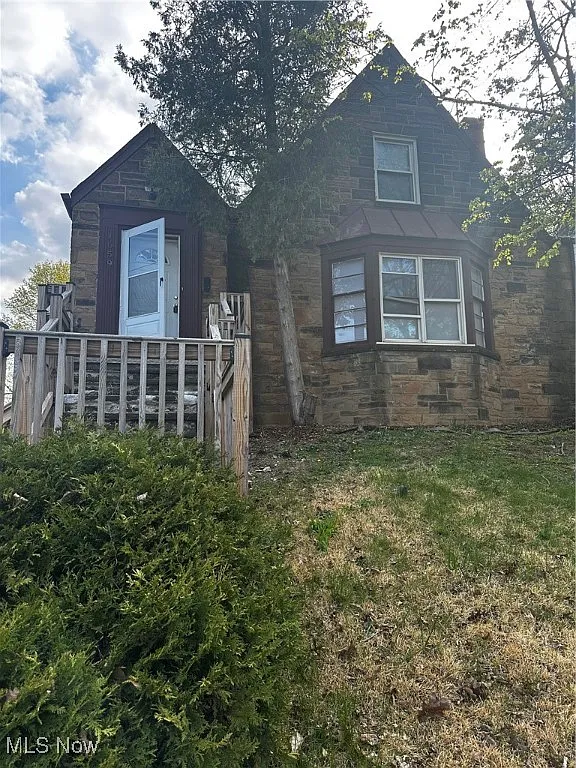 1659 Ivydale Rd photo 1