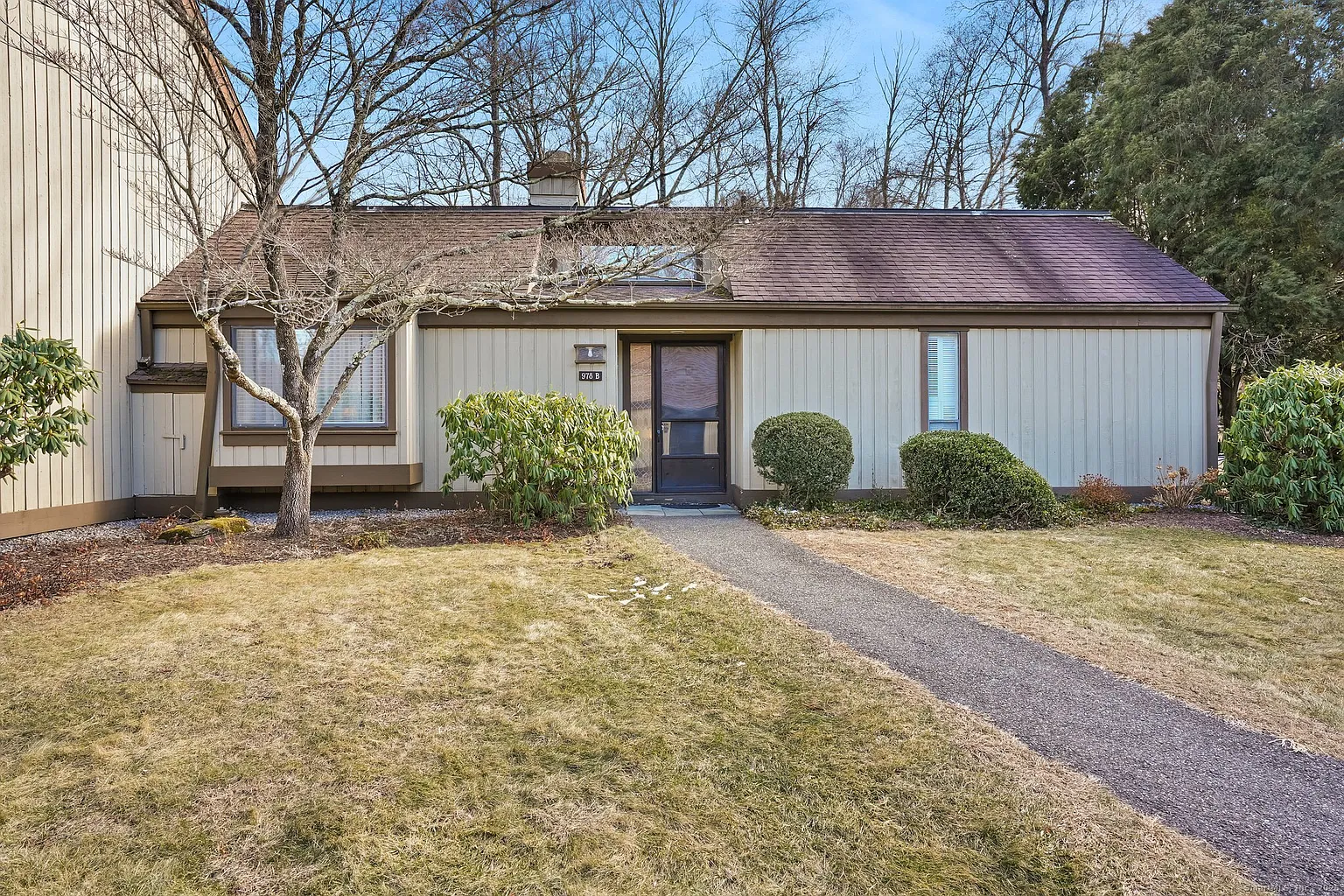 978 Heritage Village #B photo 1