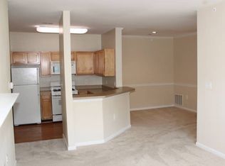 911 Beacon Square Ct APT 141, Gaithersburg, MD 20878