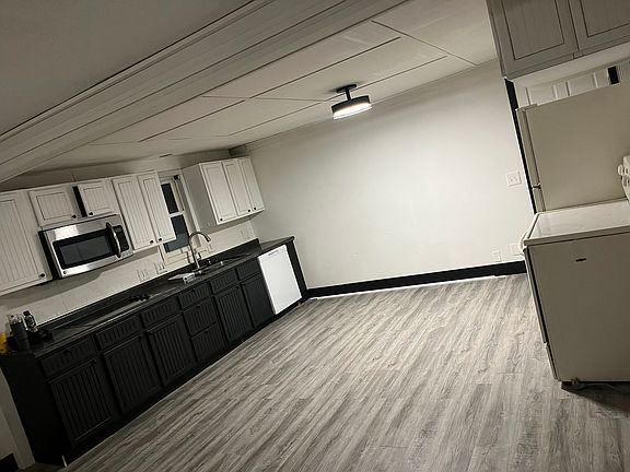 2nd image of 611 5th St #1