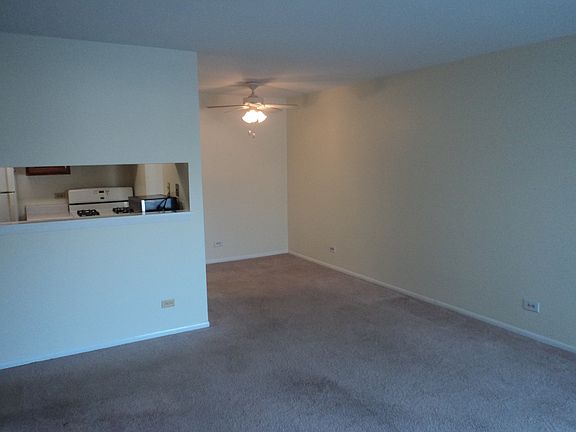 3rd image of 333 Grissom Ct #333