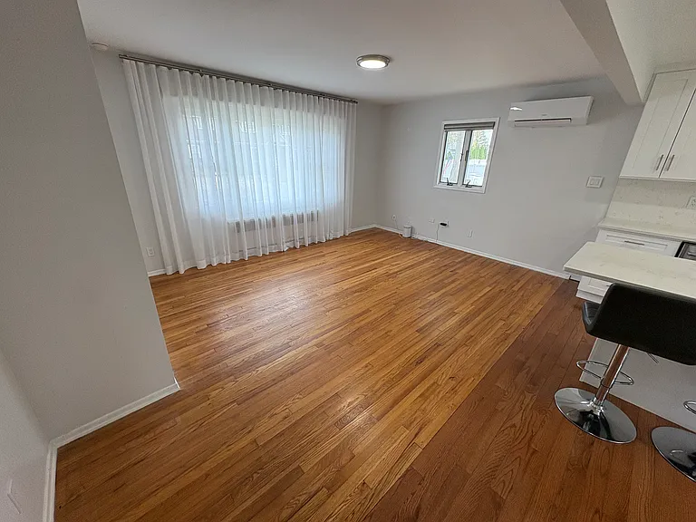 37 Bainbridge Ave — Photo 3