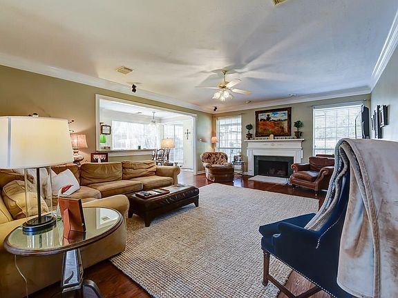 3rd image of 6824 Glen Meadow Dr
