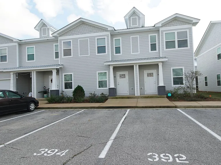 392 Date Palm Ln — Photo 2