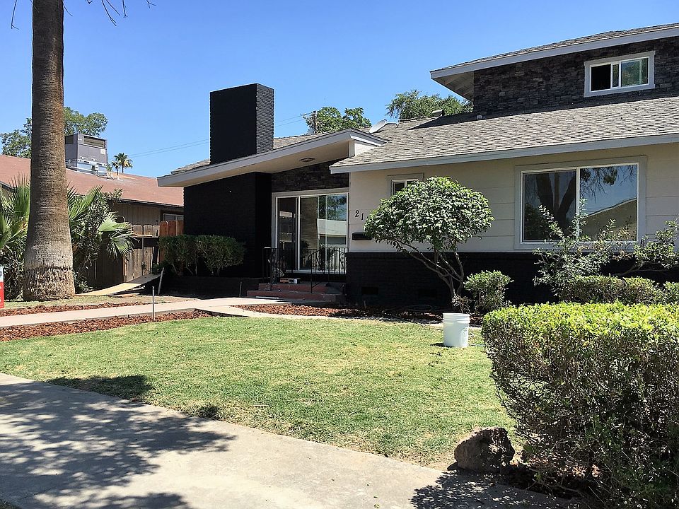 1st image of 211 E Ivy St