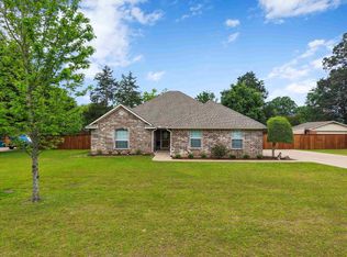 106 Tulip St, White Oak, TX 75693