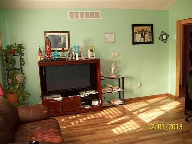 2nd image of 1008 W Indiana Ave