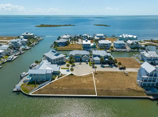 1030 Saint John Ct, Rockport, TX 78382
