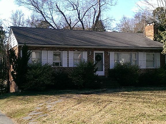 2nd image of 2205 Raymond Ave