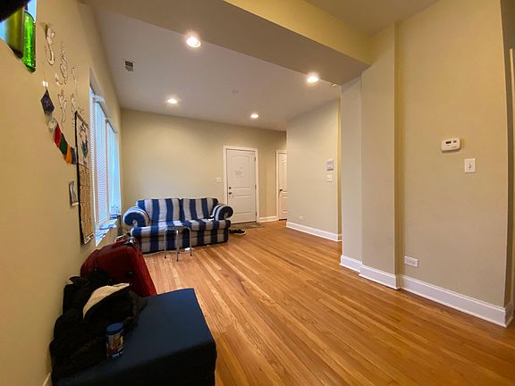 5th image of 3234 W Grace St Unit 1E