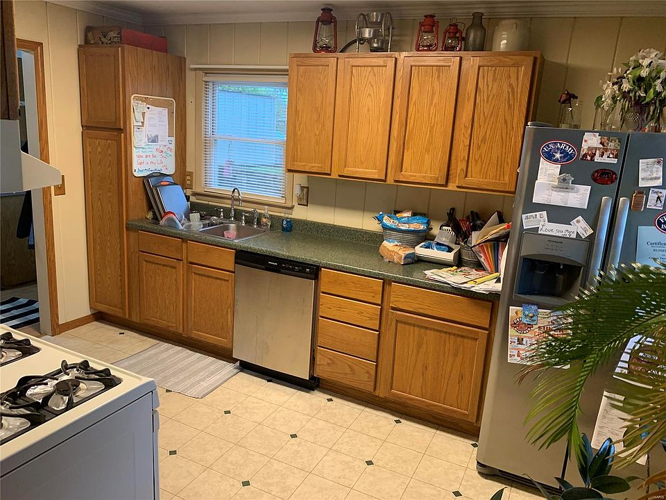 421 Leach Ave, Palmyra, MO 63461 Zillow