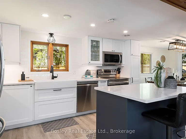 102 Helen St — Photo 14