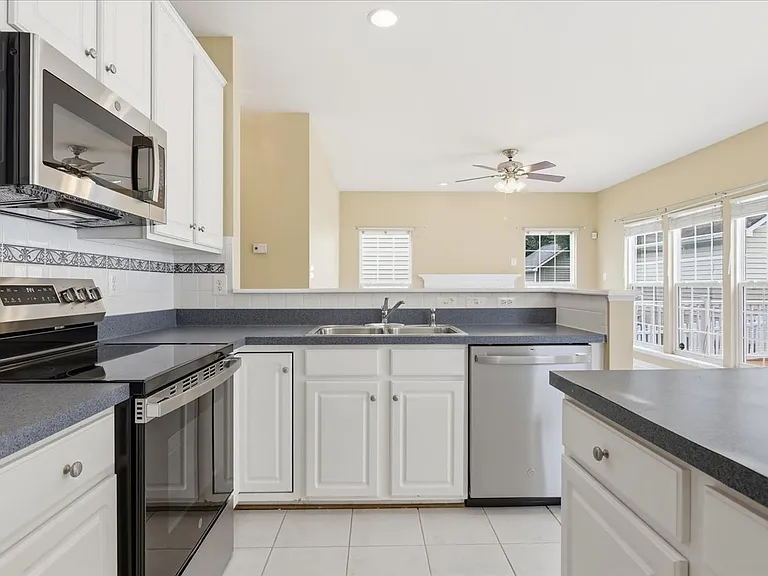 341 Bullskin St — Photo 12