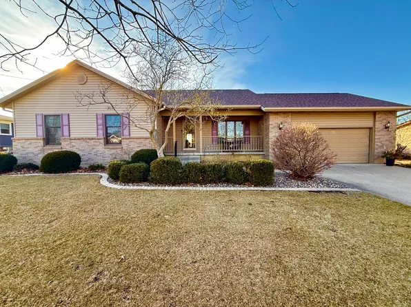 8408 49th St, Coal Valley, IL 61240