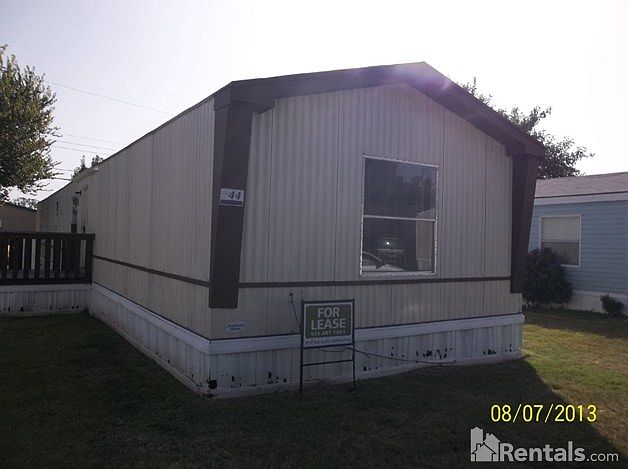 1st image of 301 Modene St Trailer 39