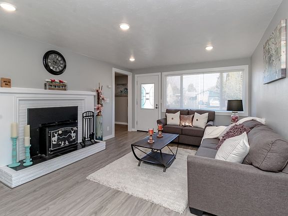 3rd image of 1706 9th Ave SE