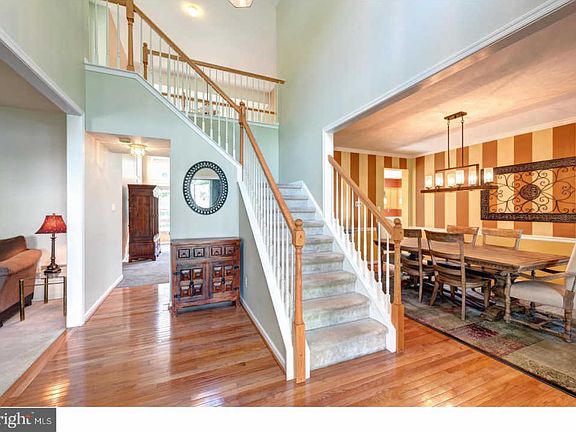 2nd image of 301 Woods Edge Ln