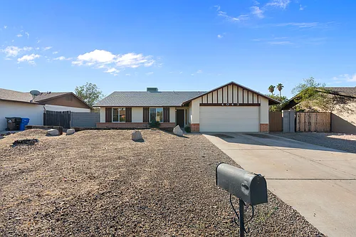 4043 W Sweetwater Ave Photo 1