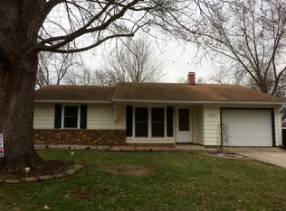 523 Blueberry Ln, Fort Wayne, IN 46825