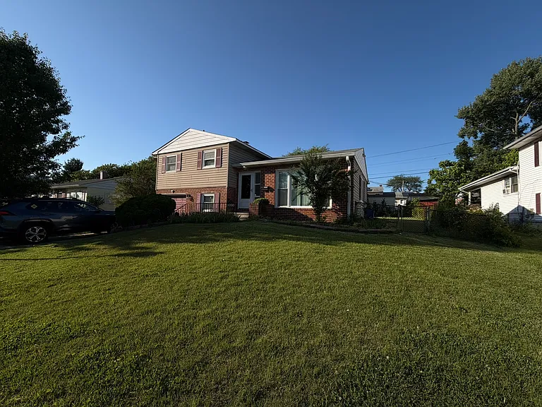 1030 Lakemont Rd — Photo 3
