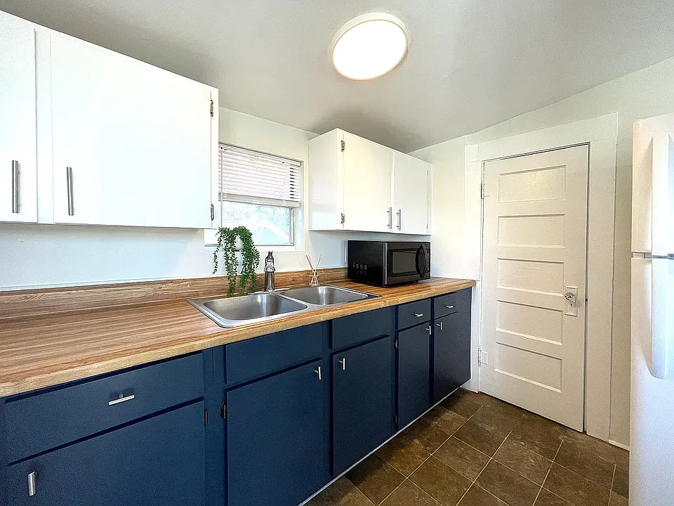 333 9th Ave N #2