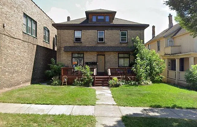 2820 W 3rd St