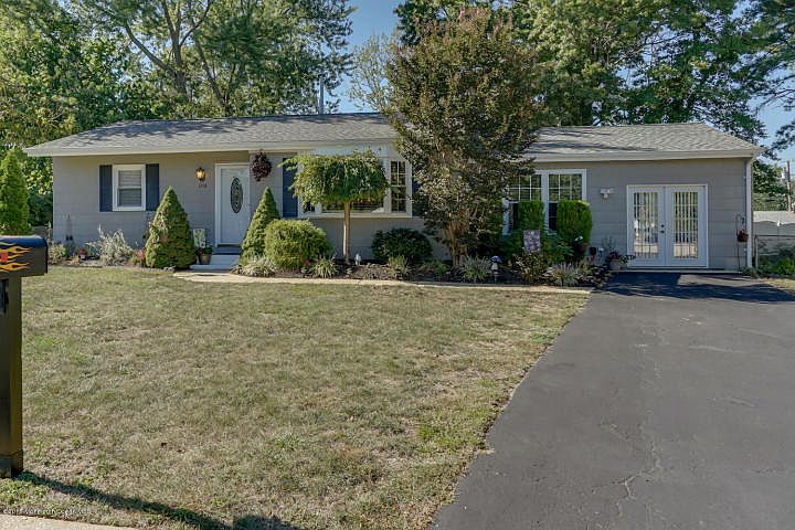 1st image of 1218 Tyler Dr