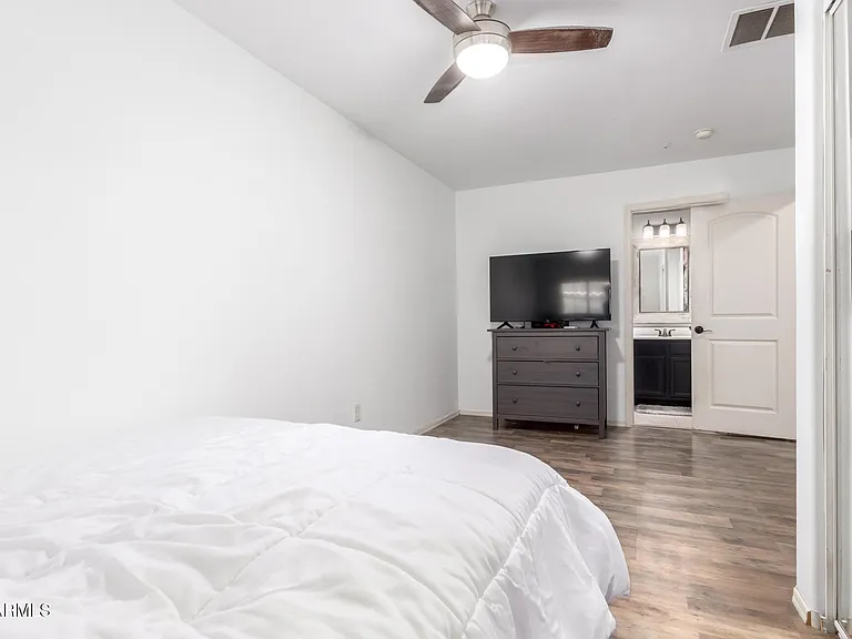 4302 E Jasper Dr — Photo 16