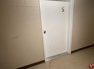 952 W Walnut St APT 5, Nappanee, IN 46550
