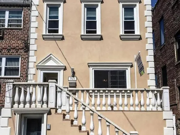 7523 67th Dr, Middle Village, NY 11379