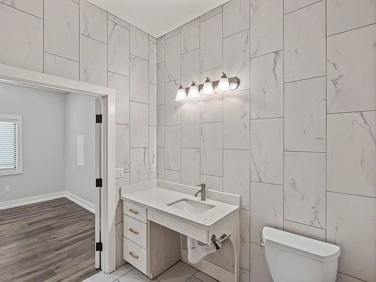 1104 Broadway Ave #1 — Photo 10