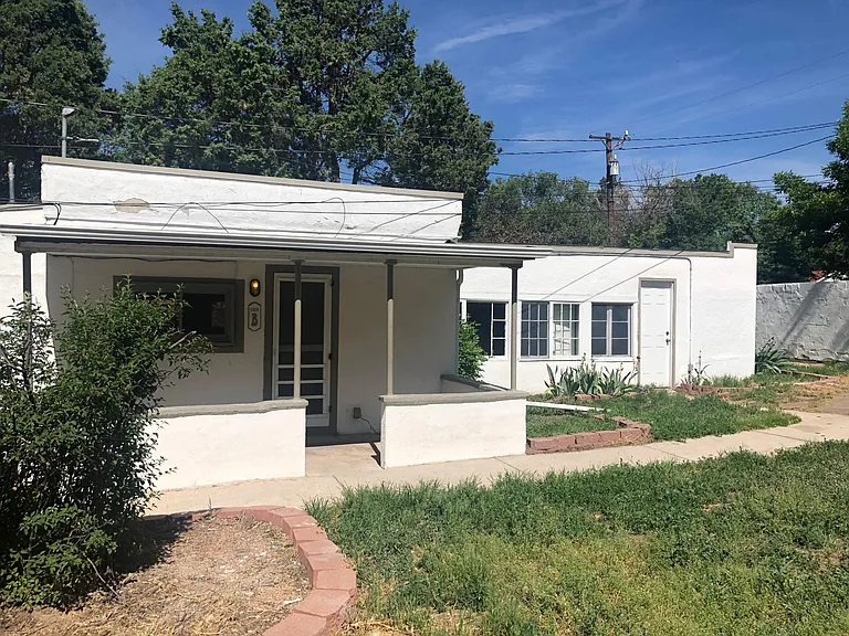 1118 E Platte Ave #B — Photo 2