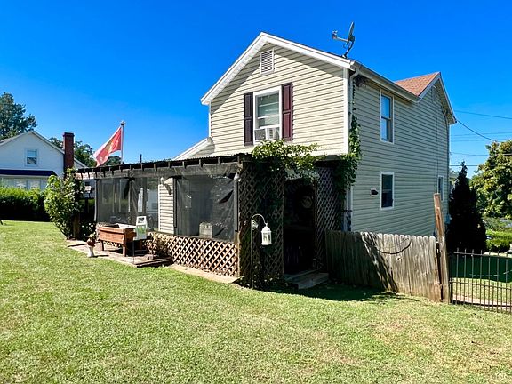 3rd image of 804 Grady St