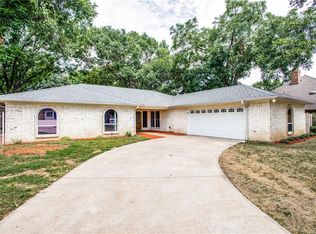 2636 Rollingshire Dr, Bedford, TX 76021