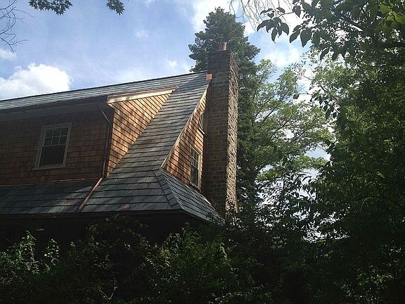 Back left corner (chimney)