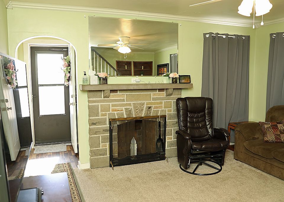 1050 N Bluff Dr, New Kensington, PA 15068 Zillow