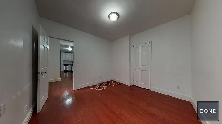 Rented by Bond New York | media 25