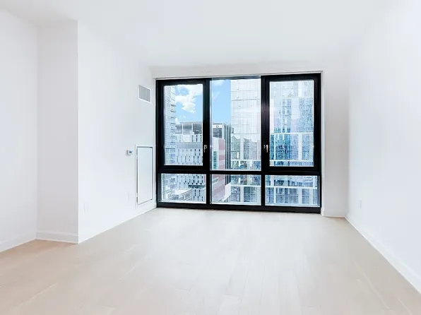 21 W End Ave, New York, NY