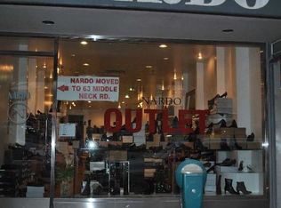 31 S Middle Neck Rd, Great Neck, NY 11021