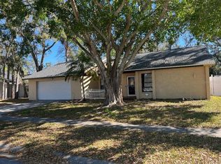 200 Arbor Dr W, Palm Harbor, FL 34683