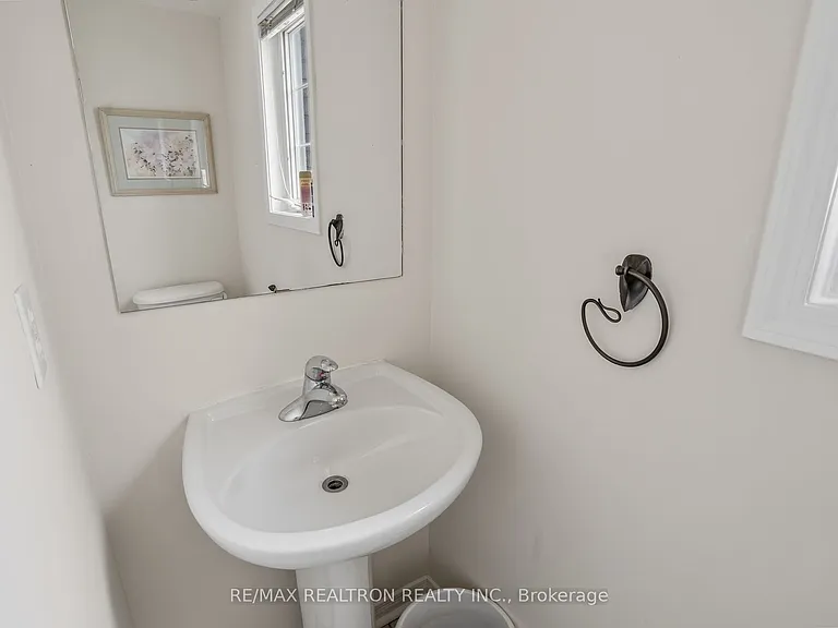 2 Eli Shackleton Ct — Photo 11